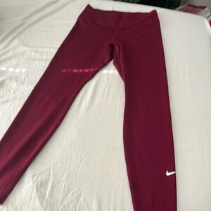 NIKE burgundy full length medium leggings NWOT